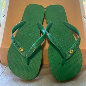NWOT size 9 Mens Havianas Brazil flip flops sandals